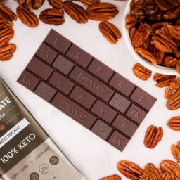 Chocolate Keto Vegano con MCT – Pecana 80g Chocolate keto vegano con mct – pecana 80g